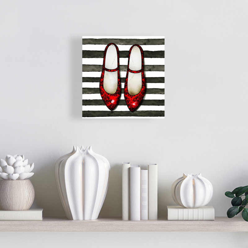 Chaussures en toile rouge brillant | Art mural contemporain pour chambre à coucher, H 8 po x l 8 po