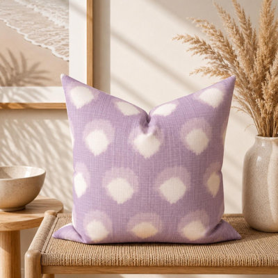 Housse de coussin en coton lavande imprimé ikat mauve à pois
