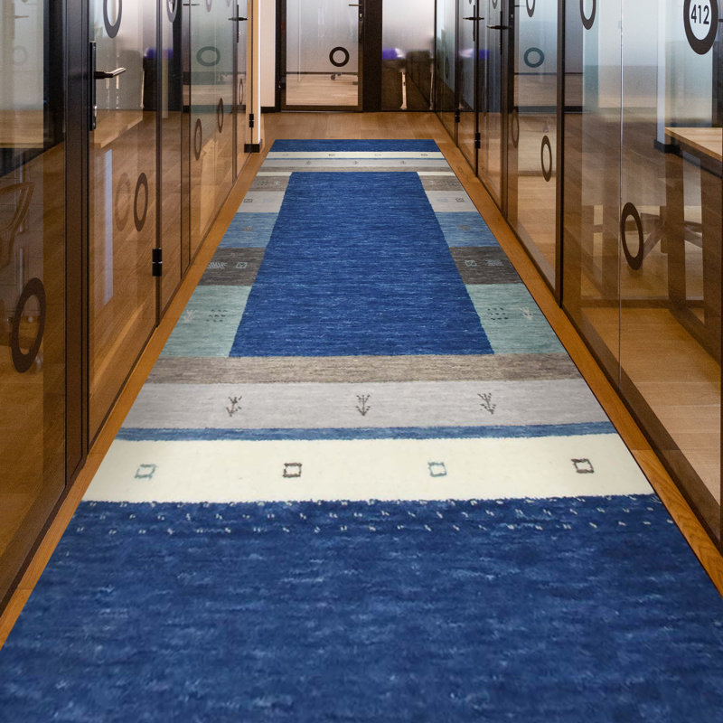 Tapis de couloir 2 pi 6 po x 6 pi