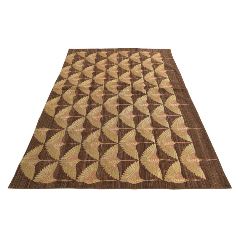 Tapis brun 5 pi 5 po x 7 pi 11 po