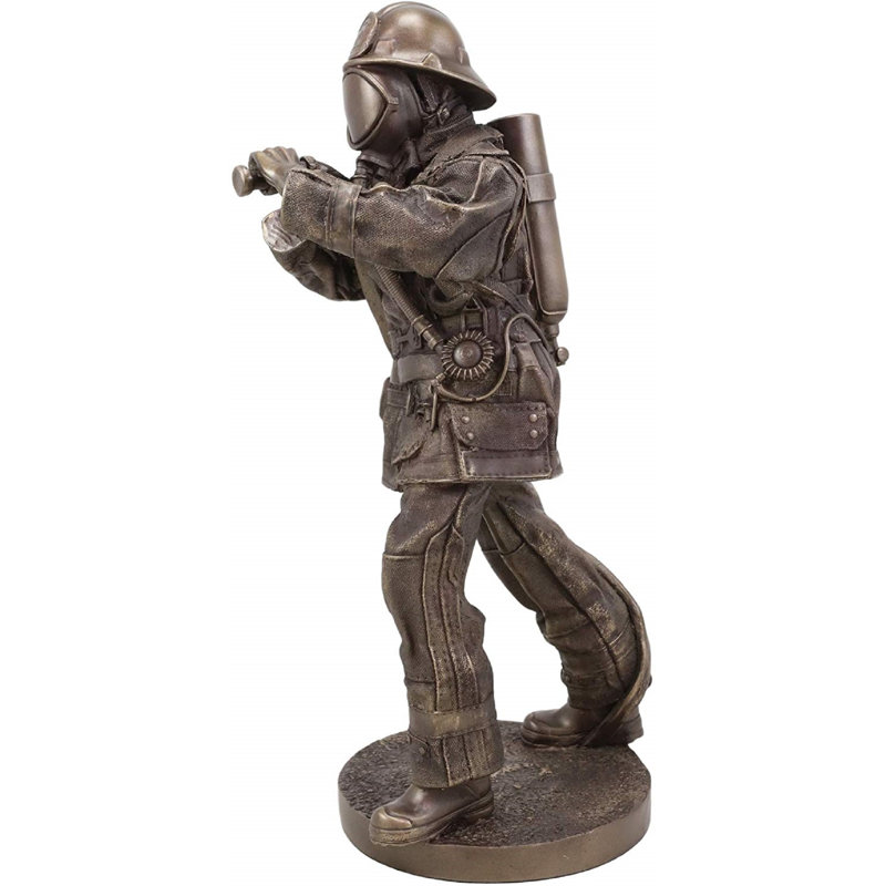 Figurine de pompier de qualité Aile Heirloom