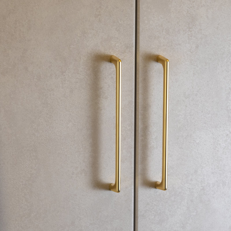 6.3'' Center To Center Classic Bar Pull, Polished Gold