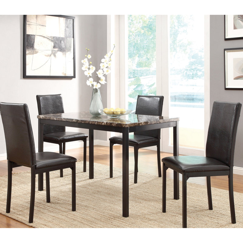 4 chaises à cadre en métal pour la salle à manger, siège en similicuir brun, finition noire, largeur 17,75 po, 4 chaises d'appoint, fabrication, cuir, apparence