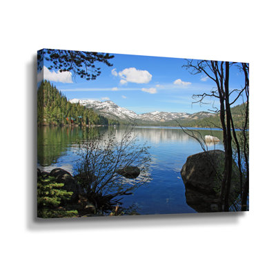 «Donner Lake Through the Trees» par Kathy Yates, reproduction sur toile