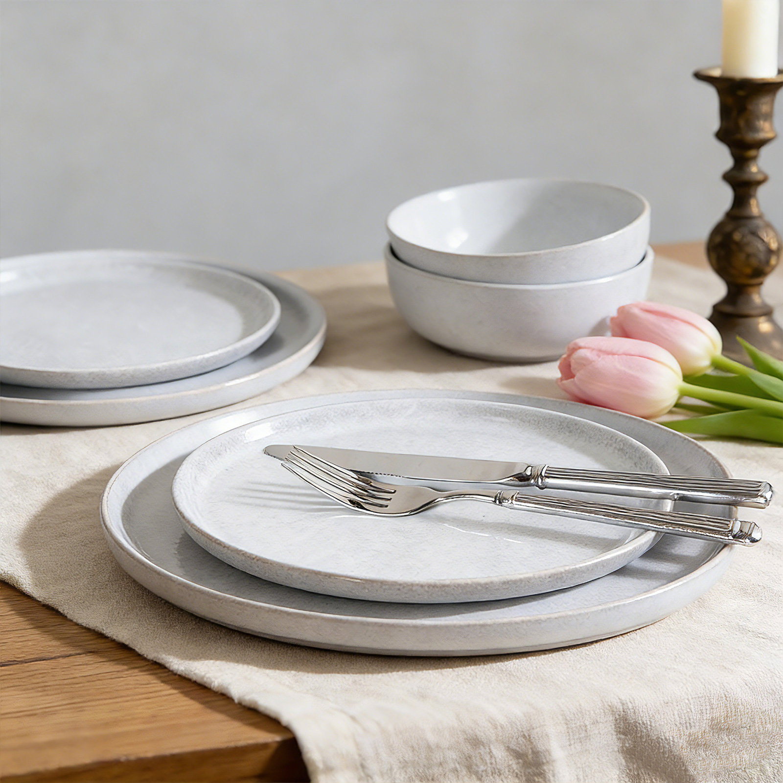 Stoneware Dinnerware Set - Service for 4, White
