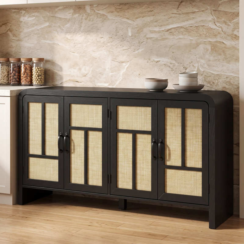 Buffet en rotin de 150 cm avec 4 portes et étagères réglables, style bohème, idéal pour la cuisine, l'entrée ou le salon.