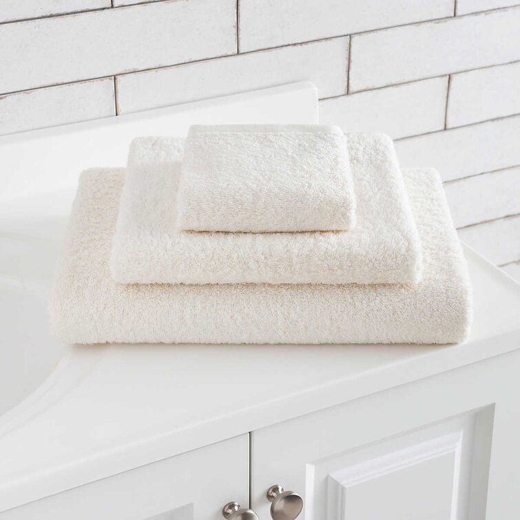 https://assets.wfcdn.com/im/56879772/resize-h755-w755%5Ecompr-r85/1684/168407025/Signature+100%25+Cotton+Bath+Towel.jpg