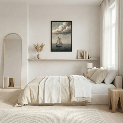 Voilier sur un océan gris sous de lourds nuages, art mural