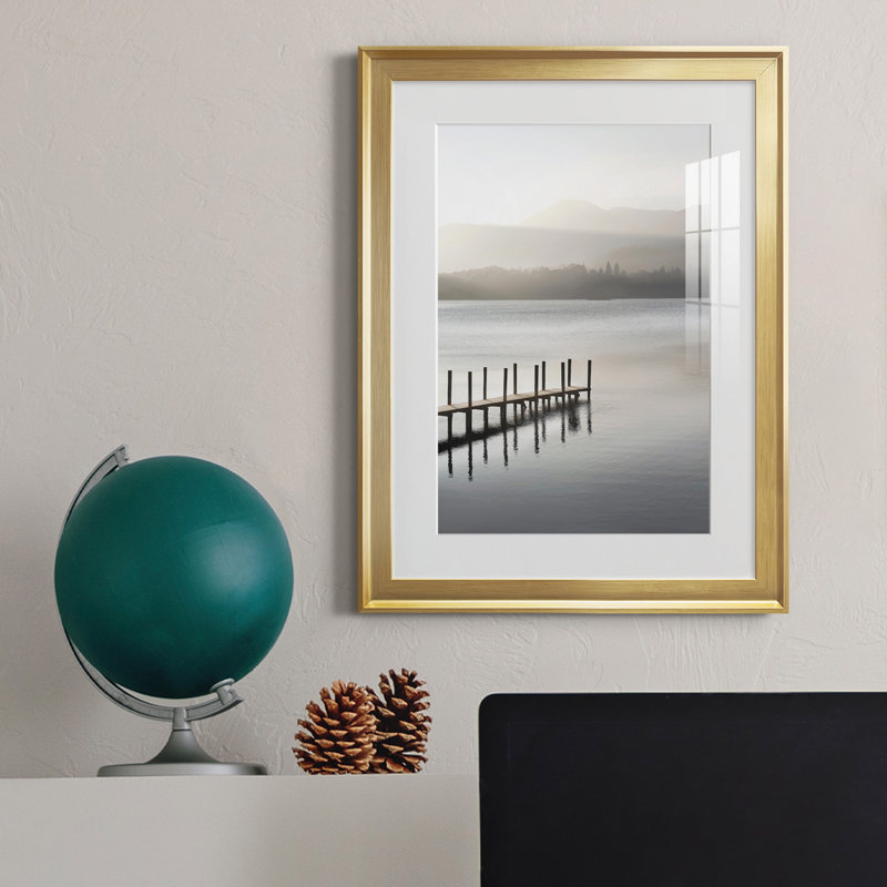 Dusky Dawn - Photographie avec cadre photo, Papier encadré doré, H 18,5 po x l 24,5 po x P 1,5 po, Blanc mat