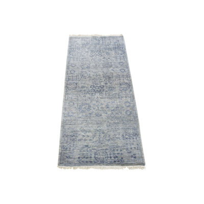 Tapis de couloir gris en soie noué à la main 2 pi 6 po x 5 pi 10 po C936D91D9874447F86659FC145EE7775