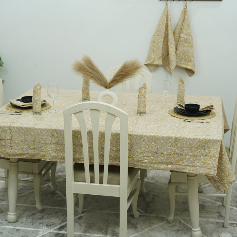 Red Barrel Studio®: Nappe décorative en coton à imprimé bloc pour chaque décor, forêt noire (10 places), Rectangle de 118 po