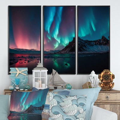 Aurora Borealis Beautiful Dancing Waves of Light IV - Landscape Mountains Canvas Wall Art Set