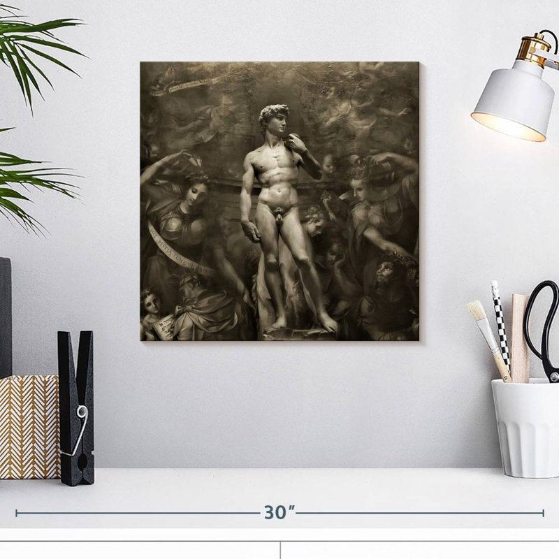 Lilie, montage de David de Michaelangelo dans le monde universitaire, H 16 po x l 16 po