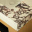 Meuble-lavabo de 60 po en bois massif rayé avec lavabo encastré, armoire de rangement autoportante en contreplaqué avec six tiroirs, comptoir en pierre frittée blanche à texture mauve et deux lavabos rectangulaires en céramique blanche, pré-assembl