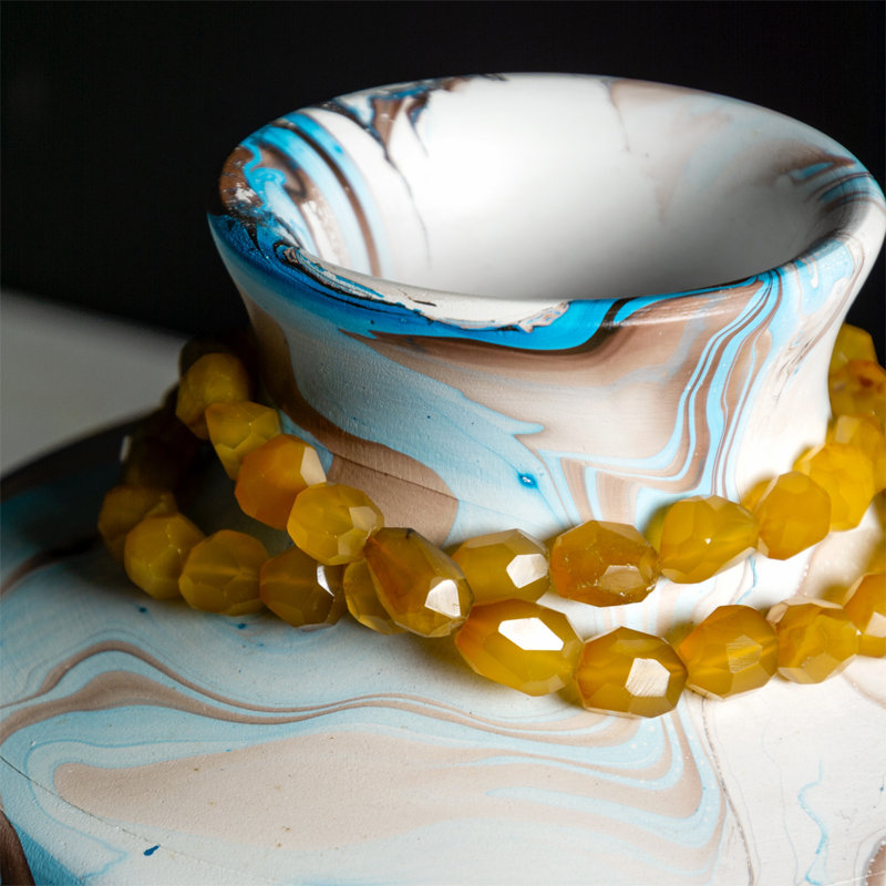 Vase en cristal, Jaune