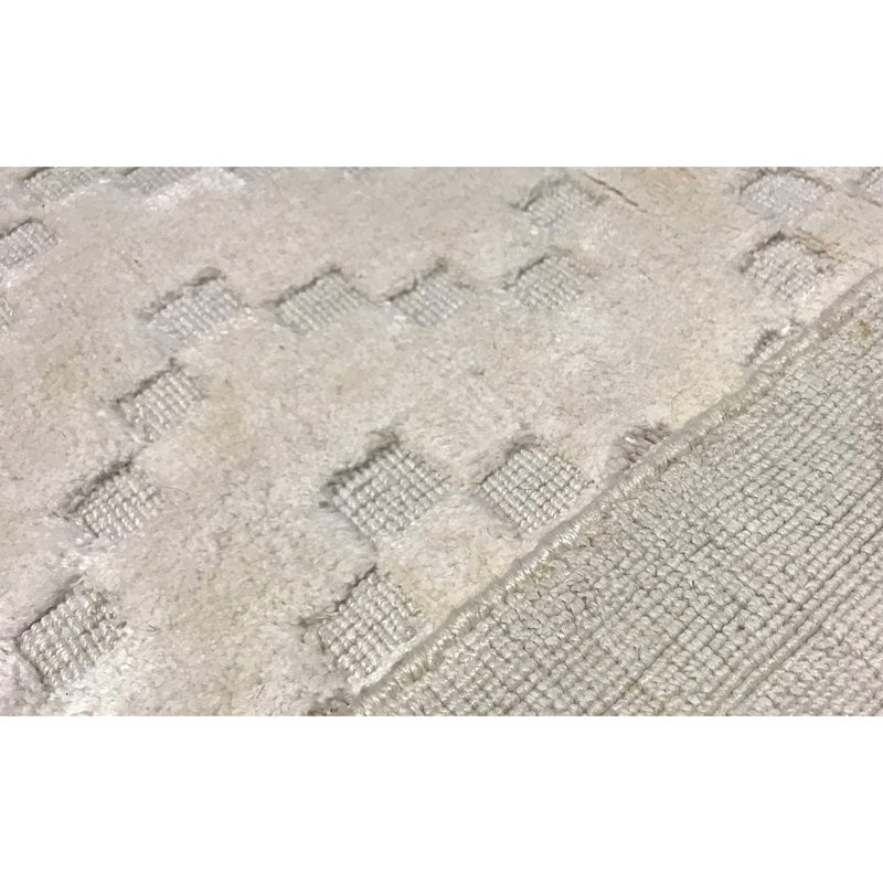 Wool Chevron Area Rug in White, Rectangle 6' x 9'