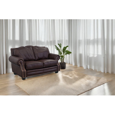 Causeuse à accoudoirs roulés en cuir véritable 74 po Stana