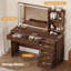 Meuble-lavabo cannelé avec grand miroir et lumières-409655478