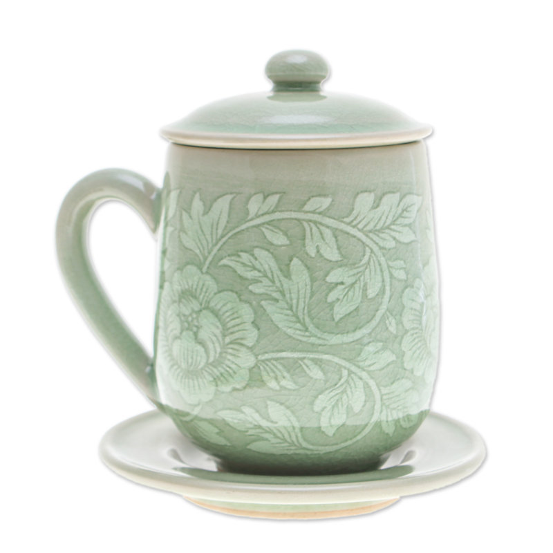 Pivoine de luxe Novica faite à la main avec tasse et soucoupe en céramique céladon vert