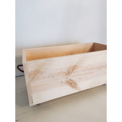 Boîte de rangement en bois massif personnalisable Addielynn