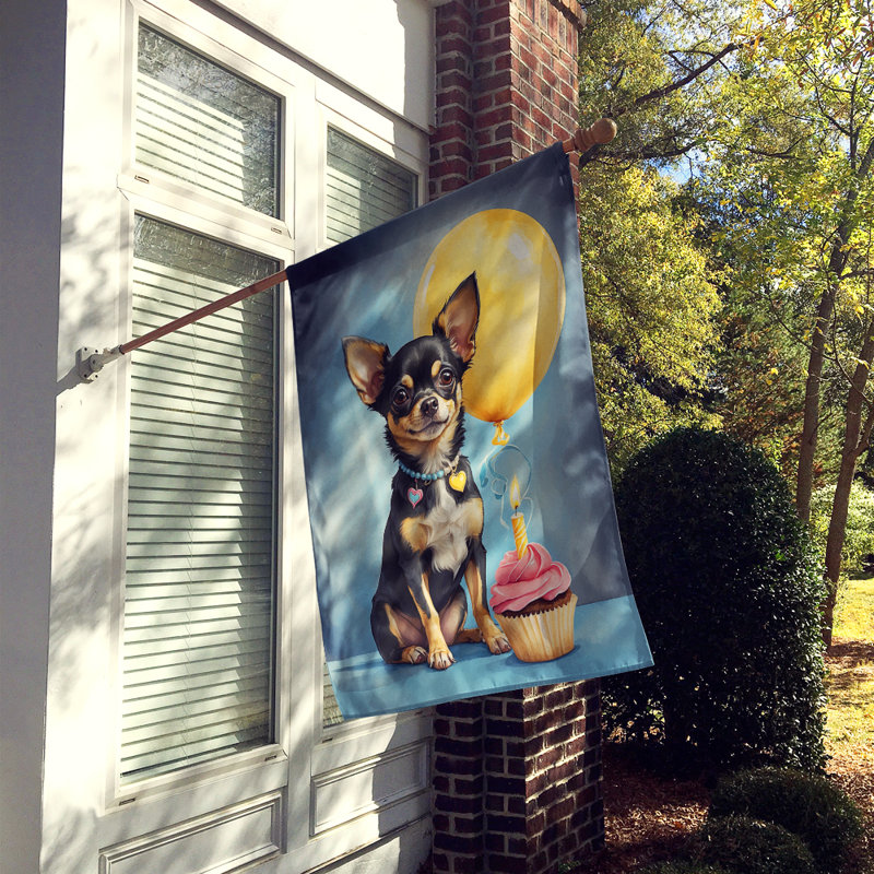 Drapeau «Happy Birthday House», Chihuahua noir et brun clair