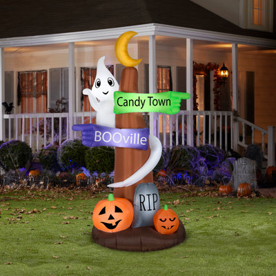 8 ft. Signpost and Ghost