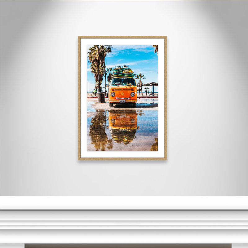 «Coastal Cruiser» par Tyler Nix, H 35,5 po x l 25,5 po x P 1,25 po, Cadre de boîte naturel, Blanc mat