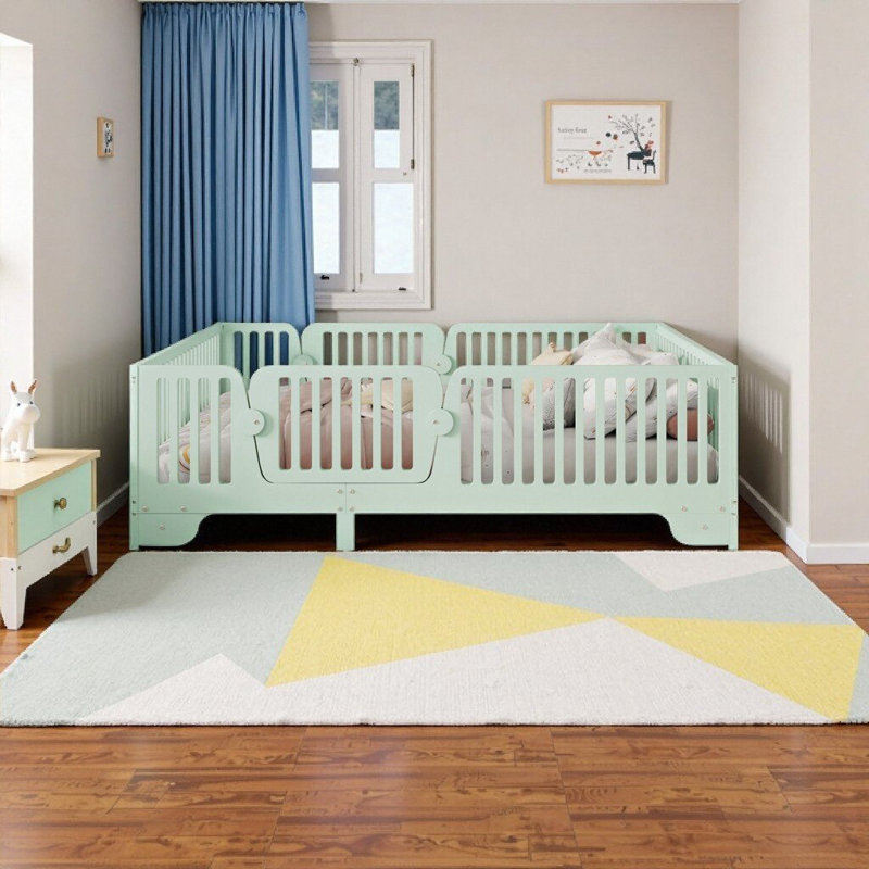 Lit double Montessori vert menthe avec porte de sécurité et clôture, conception à profil bas, aucun sommier nécessaire