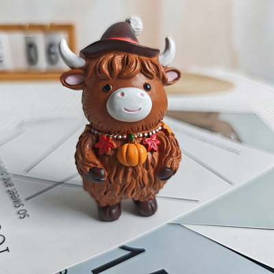Cute  Cow And Turkey Thanksgiving Resin Figurine With Maple Leaves And Pumpkin Decor