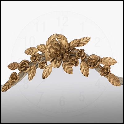 Miroir rectangulaire exquis avec couronne florale complexe et design intemporel
