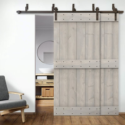 Porte de grange double à panneaux en bois teinté à panneau Mid-Bar