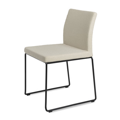 Chaise empilable en laine Aria