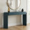 Élégante console ovale avec détails cannelés et tiroirs de rangement pour le hall d'entrée