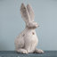 Statue de lapin en ciment crème 5,3 x 4,5 x 12,8 po
