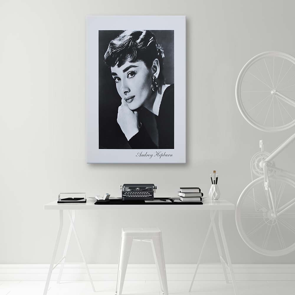 Leinwandbild Audrey Hepburn - Black And White Portrait 15976