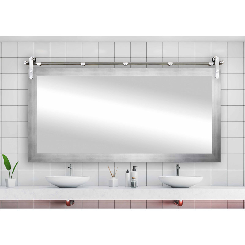Miroir de porte de grange en bois Alzena, 30,5 po x 49,5 po, Argent