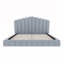 Grand lit tapissier-124842919