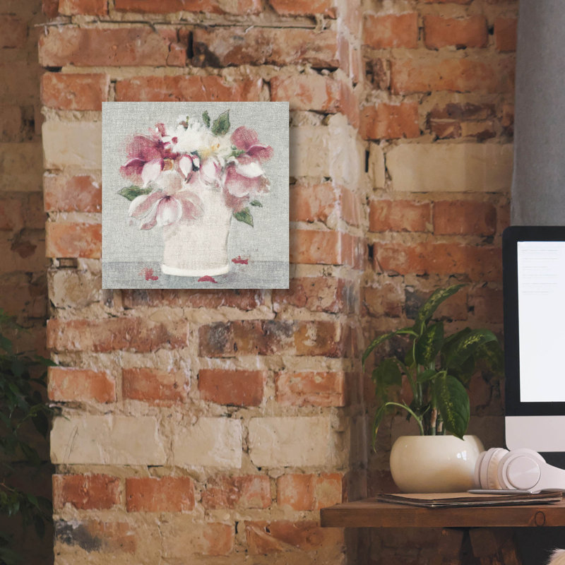 «Cottage Bouquet 2 Light» par Cheri Blum, art mural sur toile, H 12 po x l 12 po x P 0,75 po