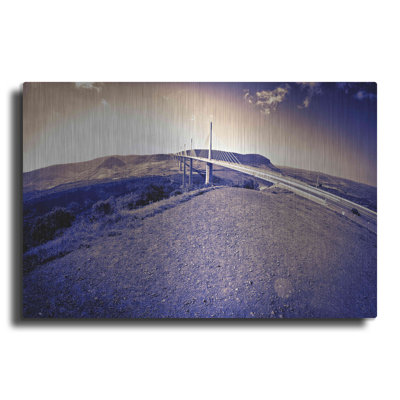 «Lunar Viaduct» par Sebastien Lory