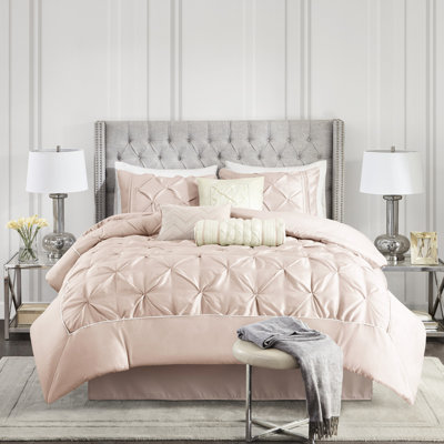 165313282-8CDE Comforter