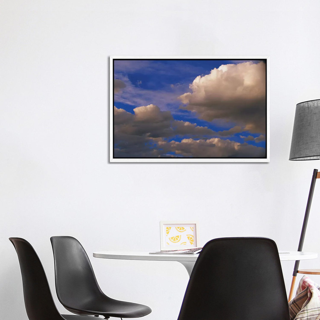 Bunte Wolken gegen blauen Himmel, New Mexico von Tim Fitzharris - Galerie-umwickelte Leinwand Giclée auf Leinwand