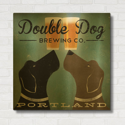 «Double Dog Brewing Co» par Ryan Fowler, art mural en métal doré, 36 po x 36 po