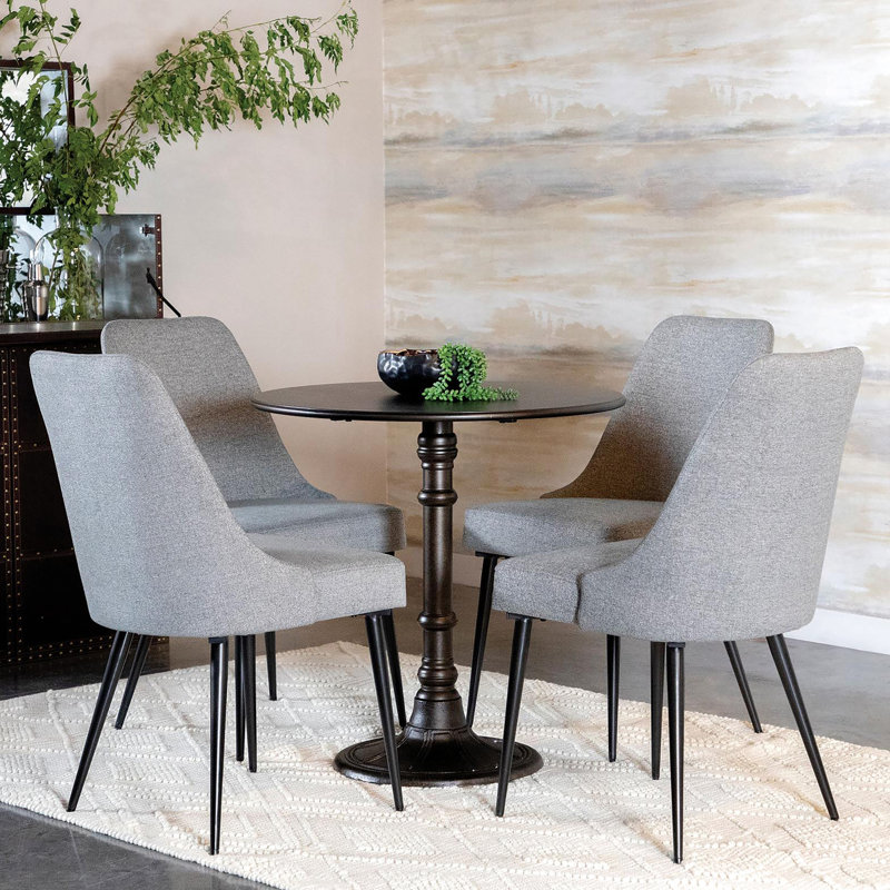 Table industrielle en bronze industriel pour les petits espaces
