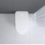 Toilette intelligente de luxe intelligente avec pulvérisateur d'eau chaude et sécheuse instantanées, fonction de chasse d'eau automatique / capteur de pied, siège de bidet chauffant à température ajustée, affichage à DEL blanc