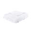 Couette blanche en microfibre avec fermeture à boutons et garniture à volants