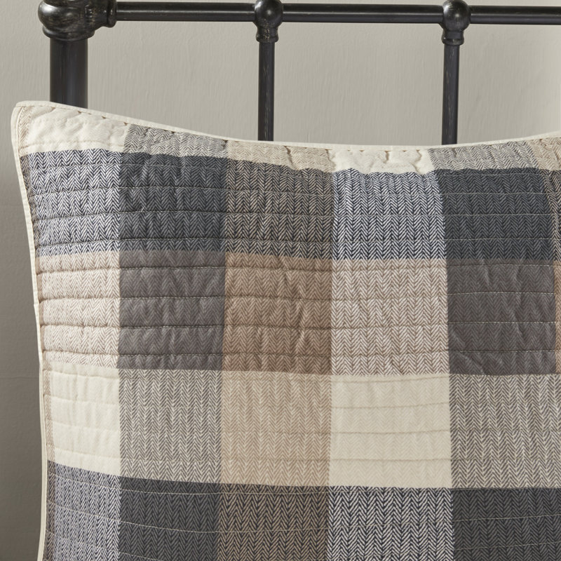 Full Gray Reversible Herringbone Quilt Set with Throw Pillows