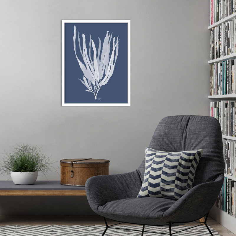 «Seaweed 1 White on Indigo Blue» par Fab Funky Wood, reproduction d'art encadrée, H 41 po x l 33 po