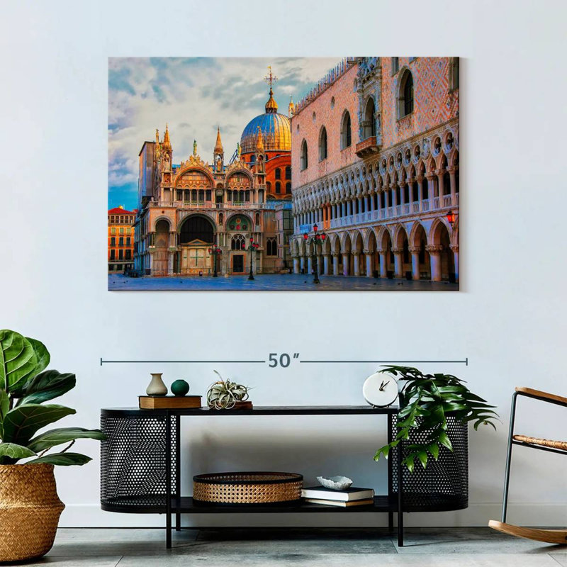 Kavia Saint Mark's Square, 32" H x 48" W