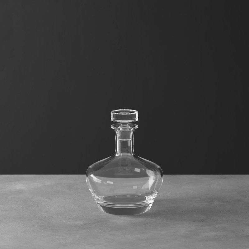 Villeroy & Boch Scotch Whiskey 24.25 oz Decanter, 11" H x 4.5" W x 4.5" D