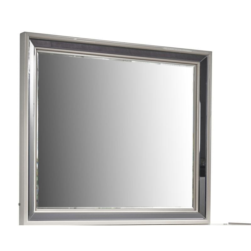 Miroir Lavita de style moderne et contemporain fait de bois et d'accents dorés et dorés. (Comprend un miroir seulement)